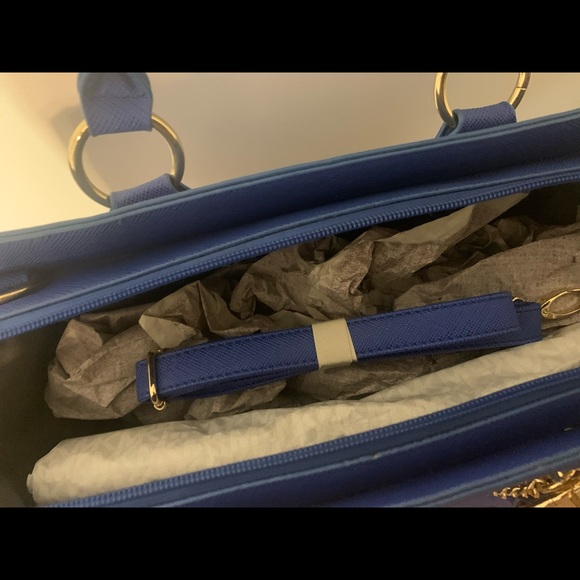 Royal Blues - Picture 2 of 3